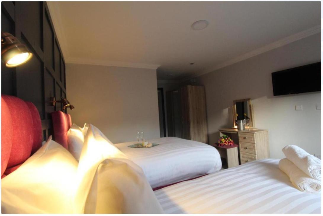 The Dutch Tulip Hotel Mallow Esterno foto